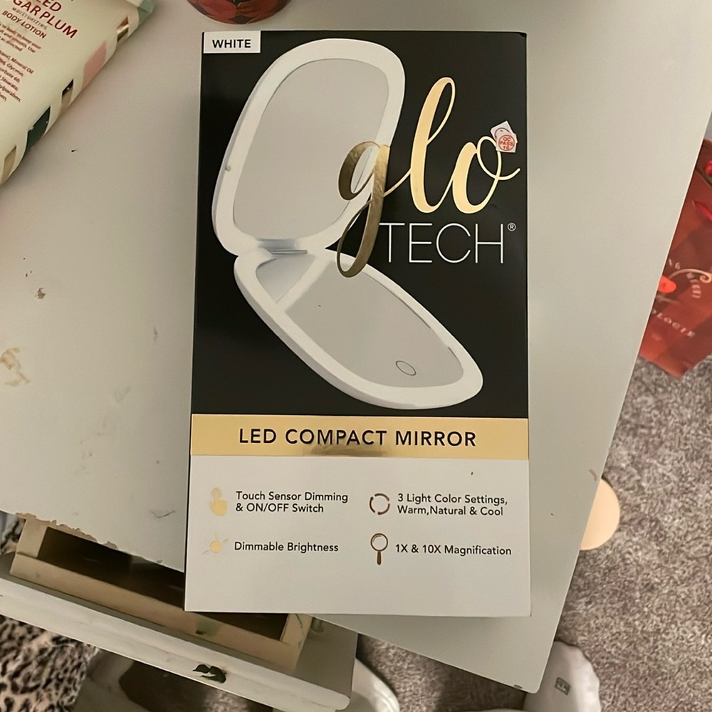 Glo tech compact mirror brand new